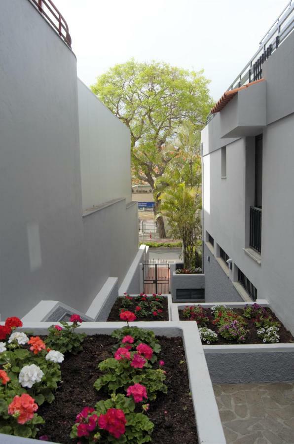 Apartamentos Turisticos Vitoria By Petit Hotels 丰沙尔 外观 照片