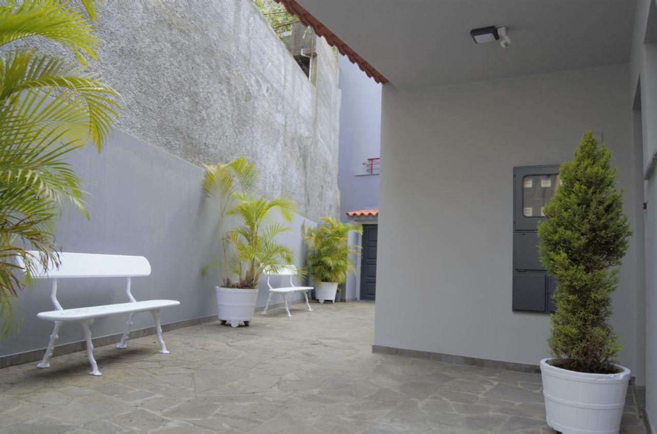 Apartamentos Turisticos Vitoria By Petit Hotels 丰沙尔 外观 照片
