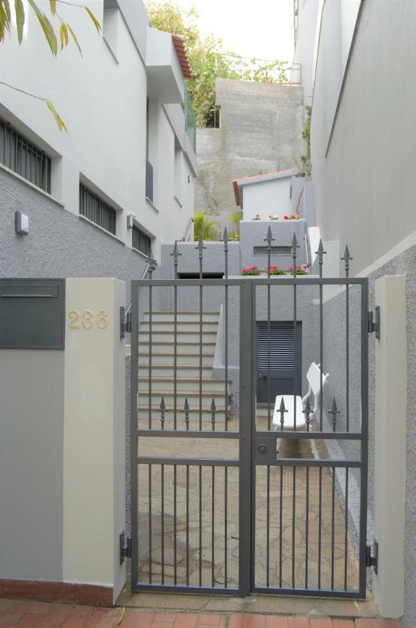 Apartamentos Turisticos Vitoria By Petit Hotels 丰沙尔 外观 照片